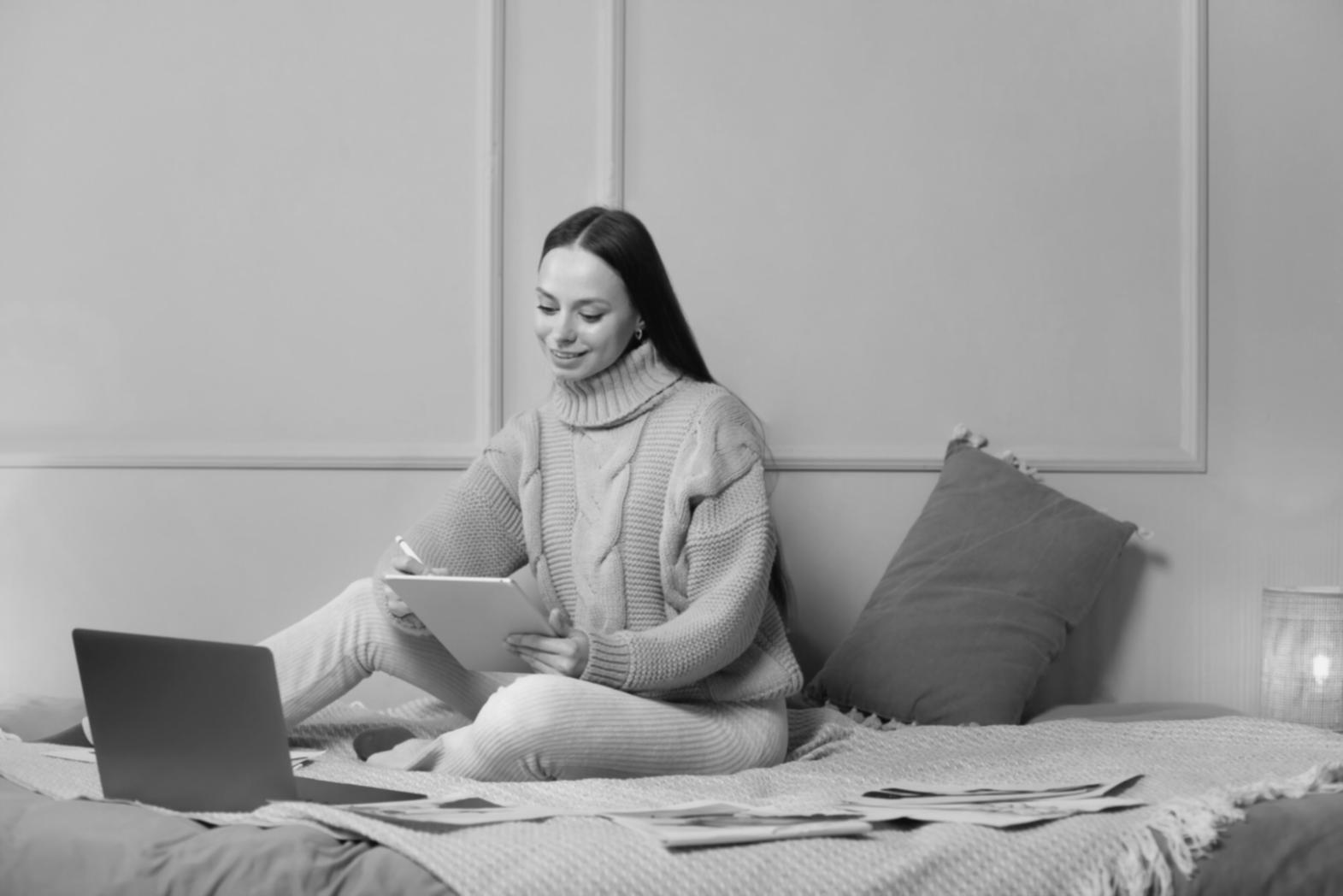 Facilitateur créant des connexions authentiques lors d'une formation en ligne